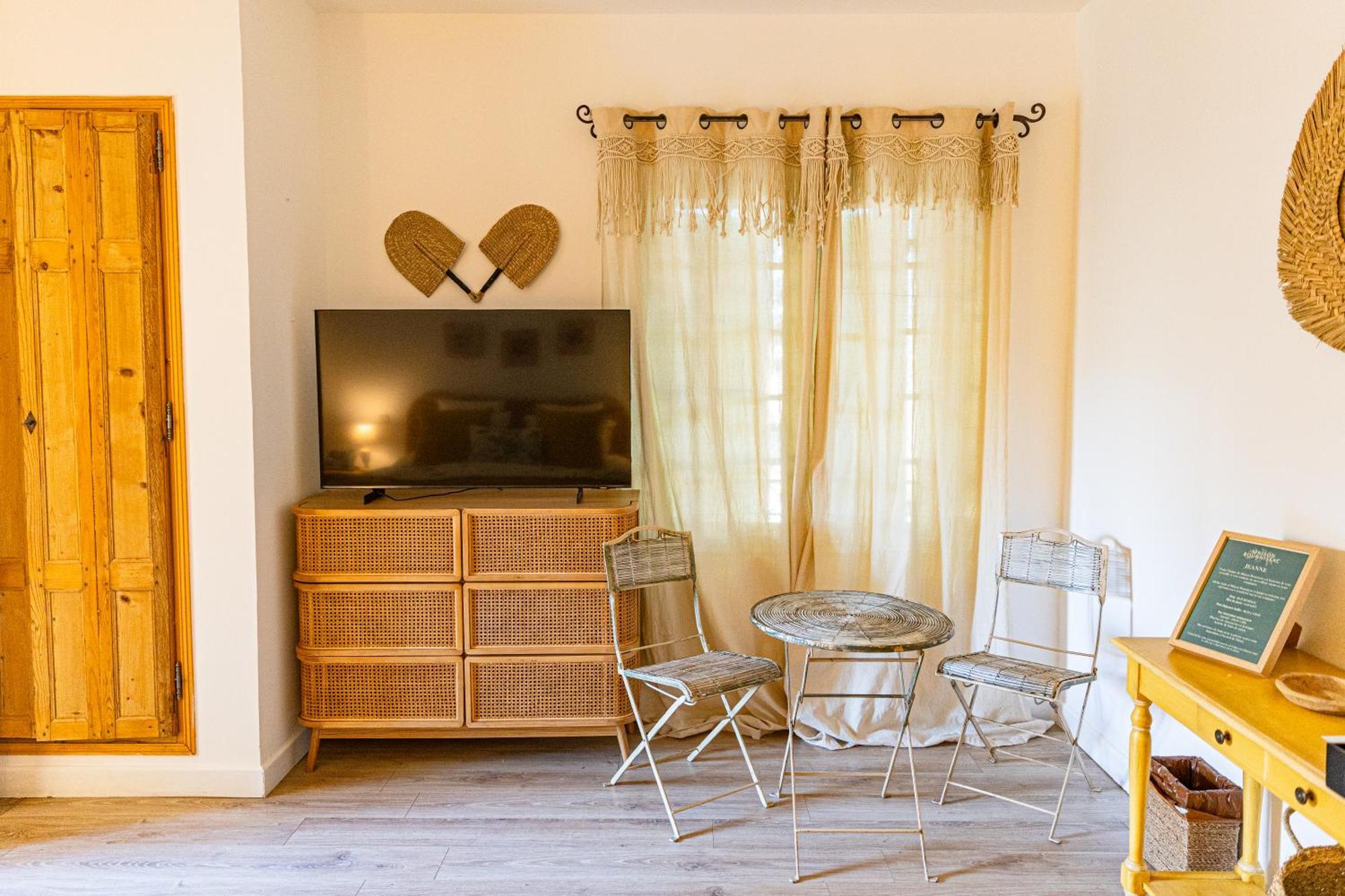 Maison Bournissac Noves Екстериор снимка