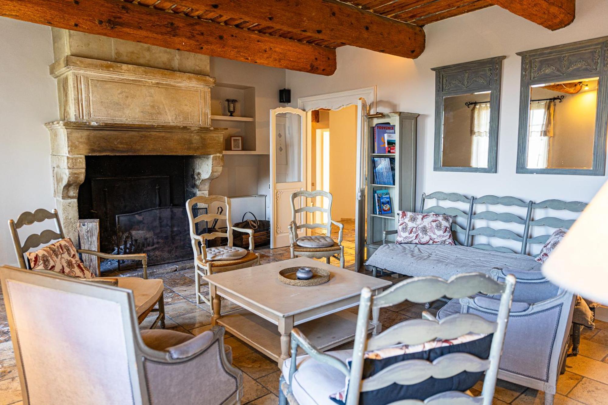 Maison Bournissac Noves Екстериор снимка